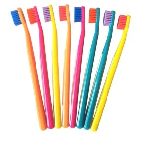 Kolors Adult Supersoft Toothbrushes, Pack 72